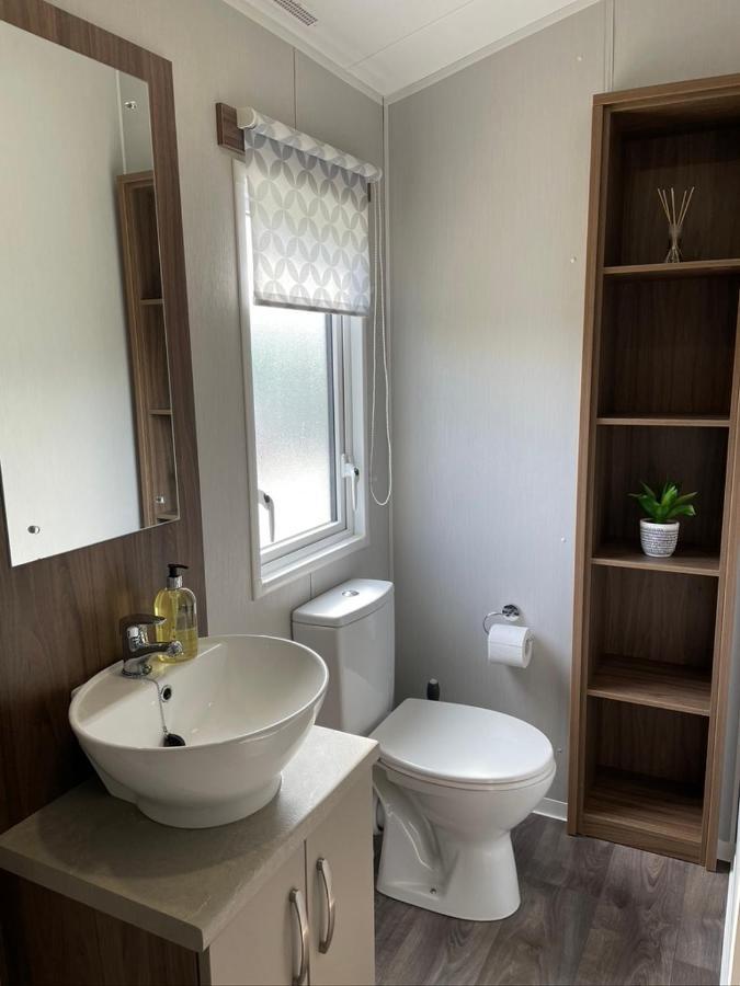 6 Berth Comfy Homely Caravan, Dog Friendly Belton with Browston Eksteriør bilde