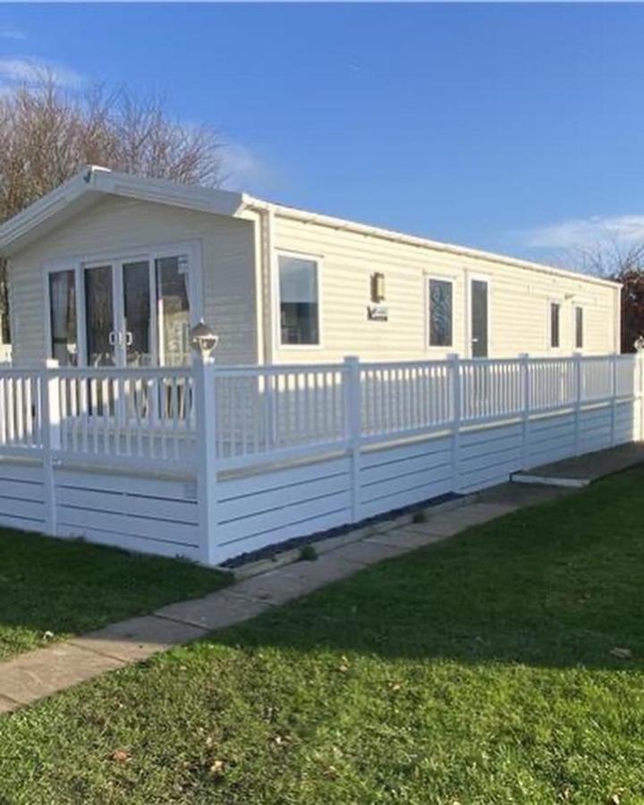 6 Berth Comfy Homely Caravan, Dog Friendly Belton with Browston Eksteriør bilde