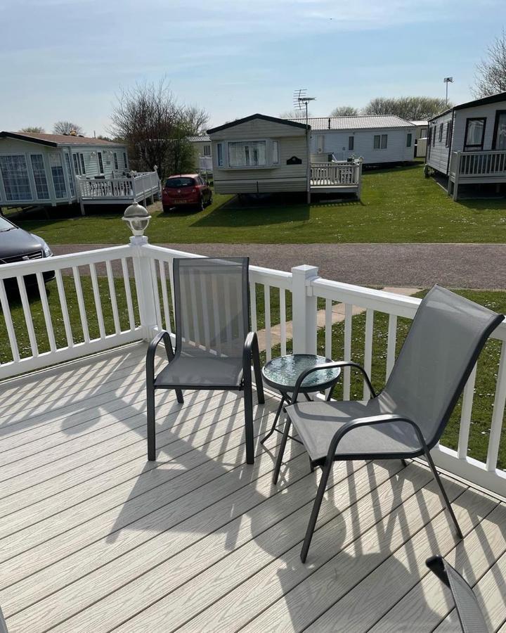 6 Berth Comfy Homely Caravan, Dog Friendly Belton with Browston Eksteriør bilde
