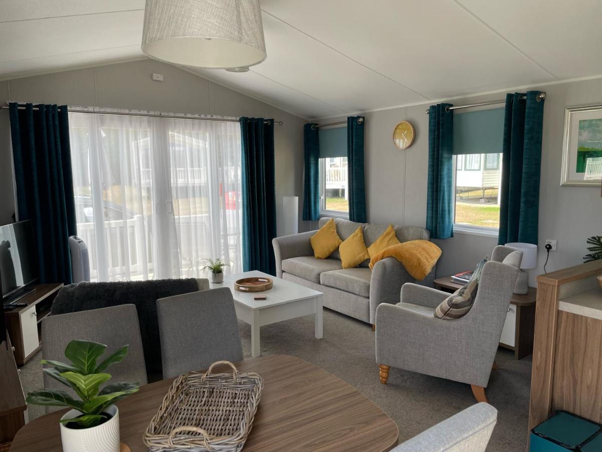 6 Berth Comfy Homely Caravan, Dog Friendly Belton with Browston Eksteriør bilde