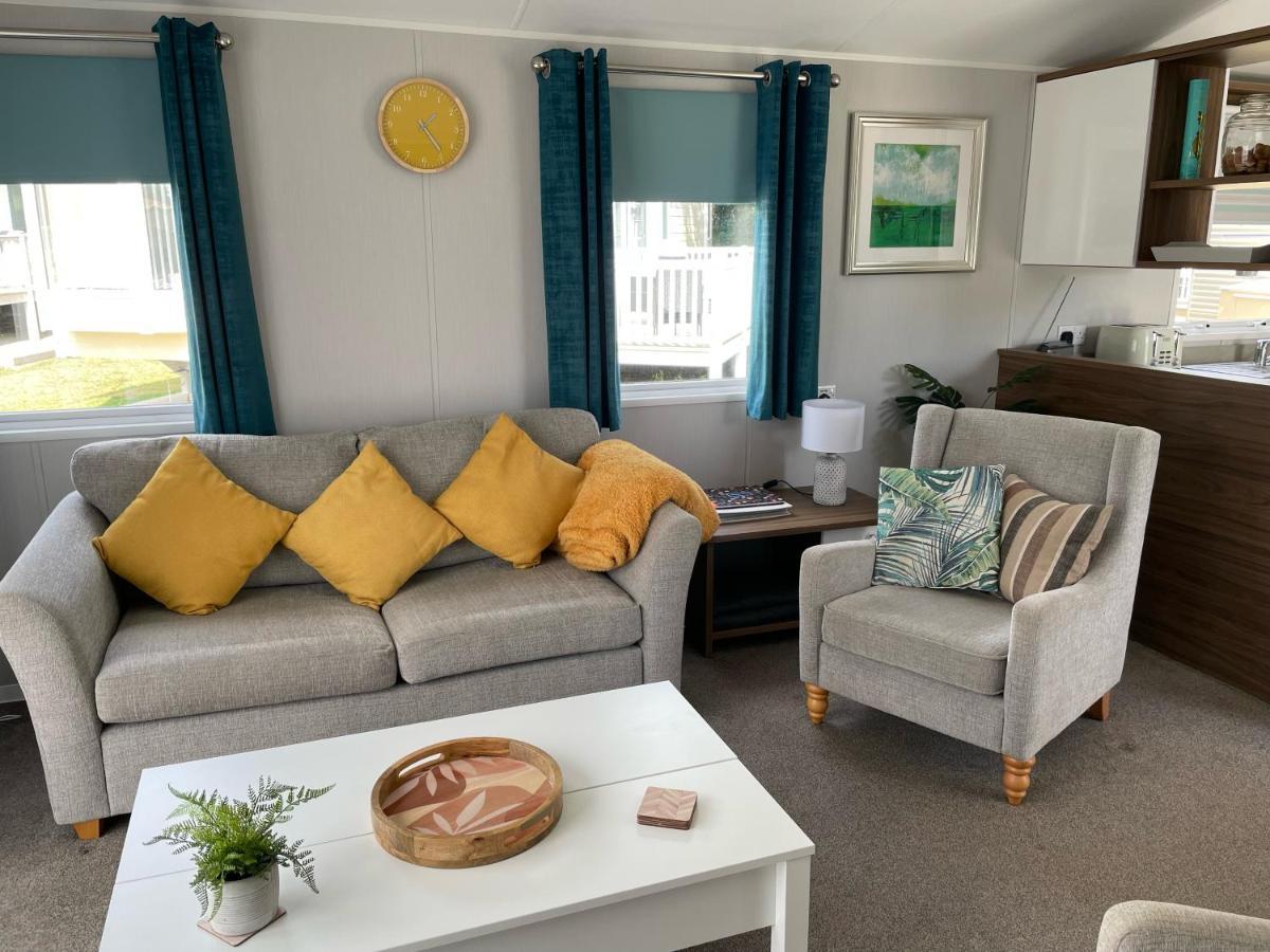 6 Berth Comfy Homely Caravan, Dog Friendly Belton with Browston Eksteriør bilde